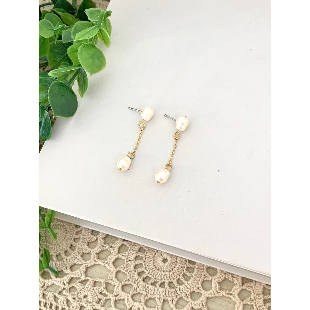 Vintage Faux Pearl Drop Earrings Gold Tone Dangle Post Back Romantic Jewelry